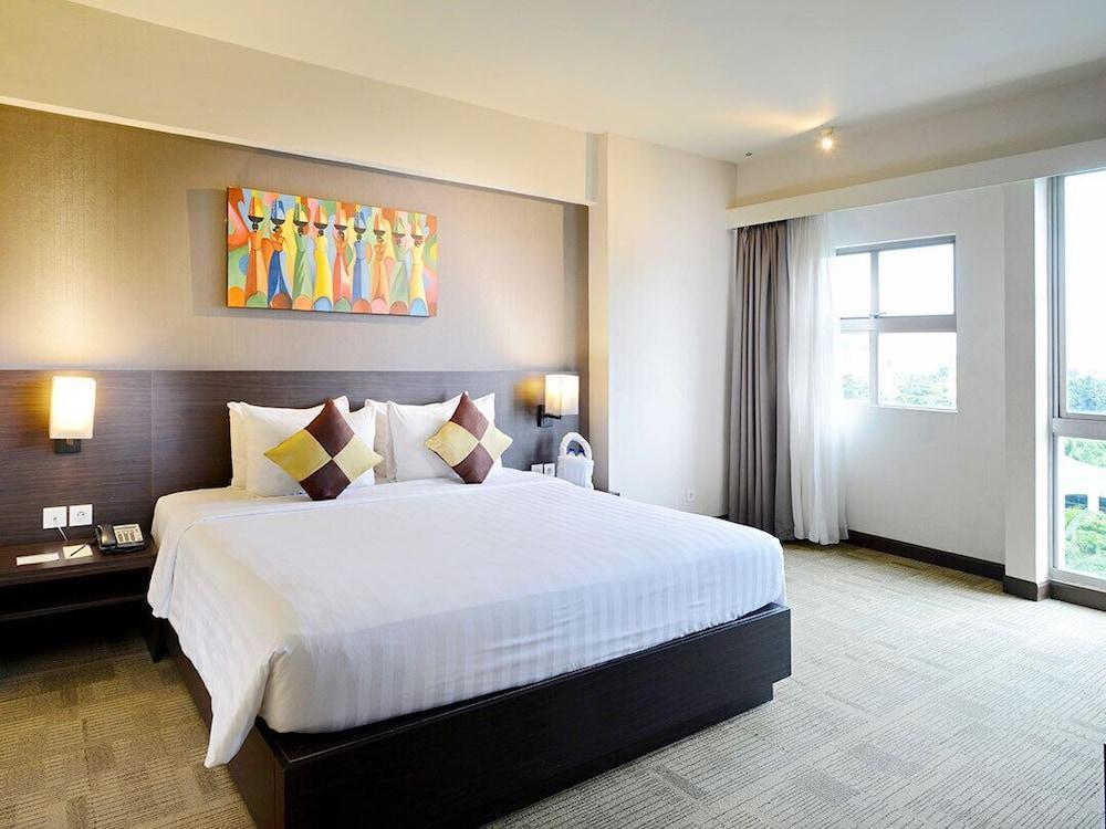 Discovery Ancol Room Type - Deluxe Suite Discovery Ancol Room Type - Deluxe Suite