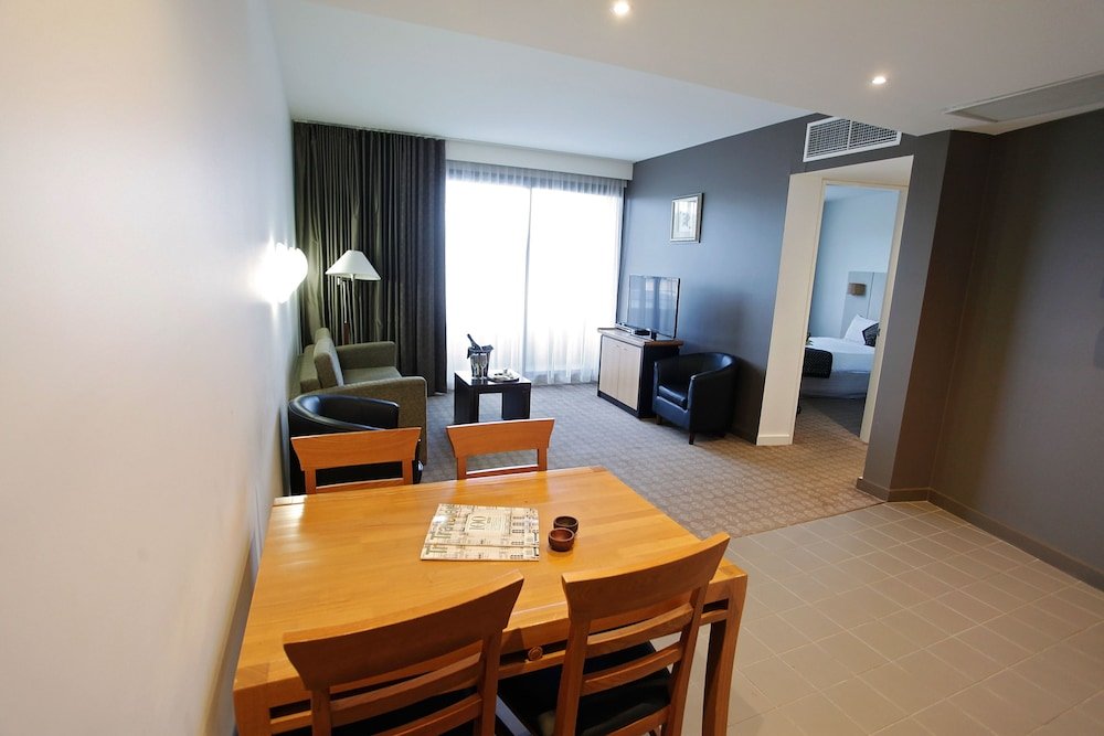 Golden Pebble Hotel Room Type - Deluxe Suite