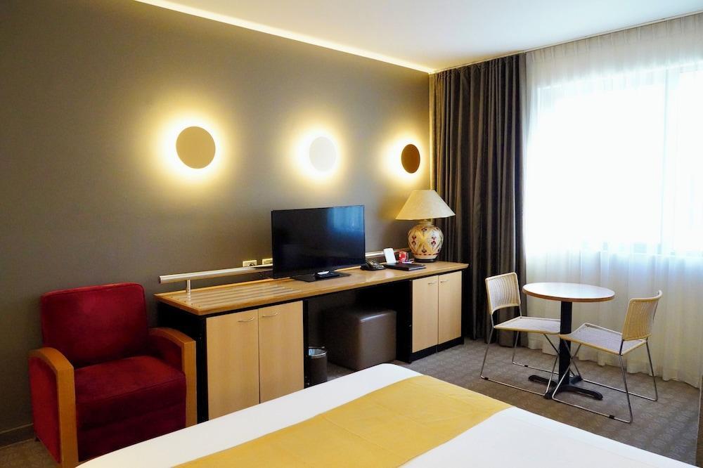 Golden Pebble Hotel Room Type - Queen Room