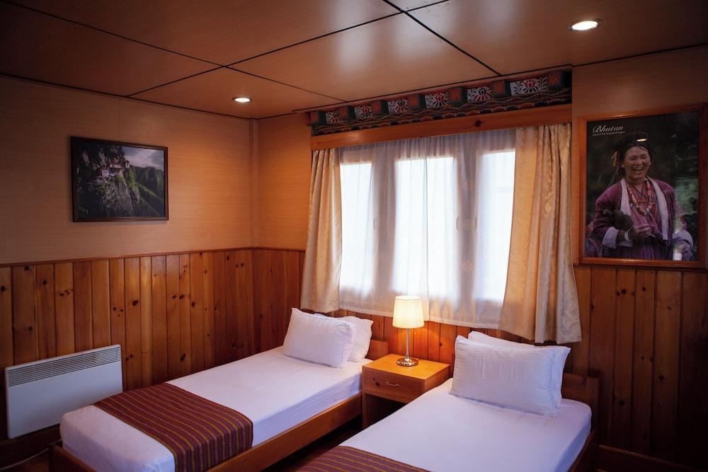 Olathang Hotel Room Type - Deluxe Room