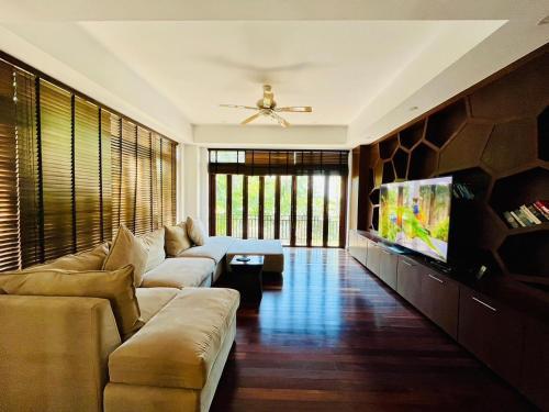 Amatapura Beach Villa 12 - Tap to explore photos