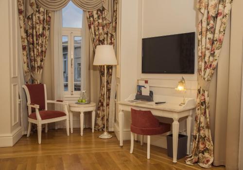 Corinne Art & Boutique Hotel Room Type - Corner Room