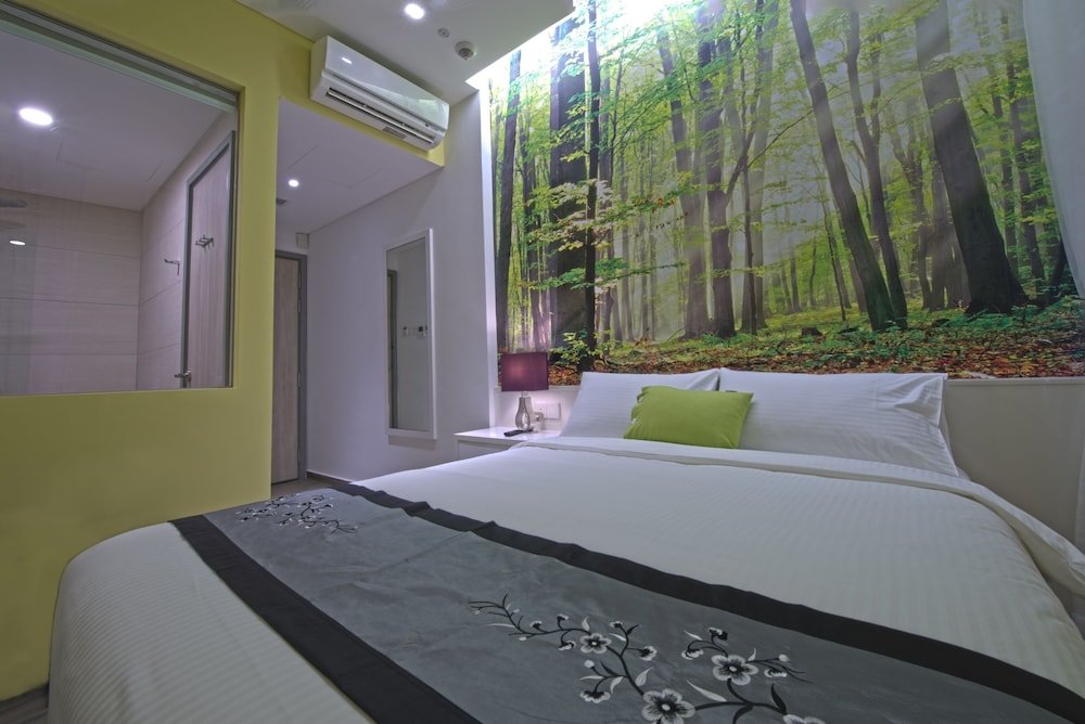 J8 Hotel Room Type - Superior Silver Queen room