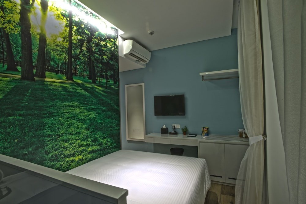J8 Hotel Room Type - Patio Room With Balcony