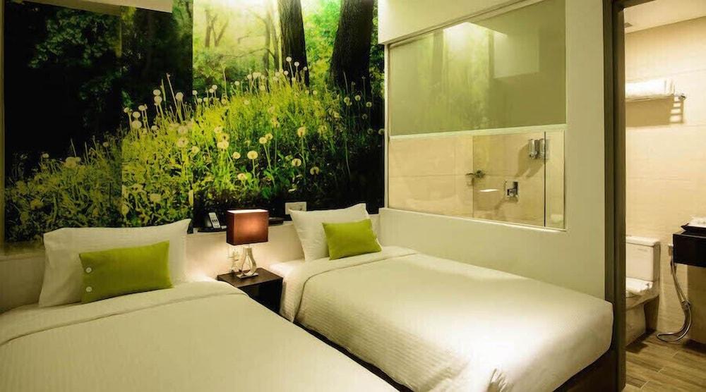 J8 Hotel Room Type - Superior Gold Twin room J8 Hotel Room Type - Superior Gold Twin room