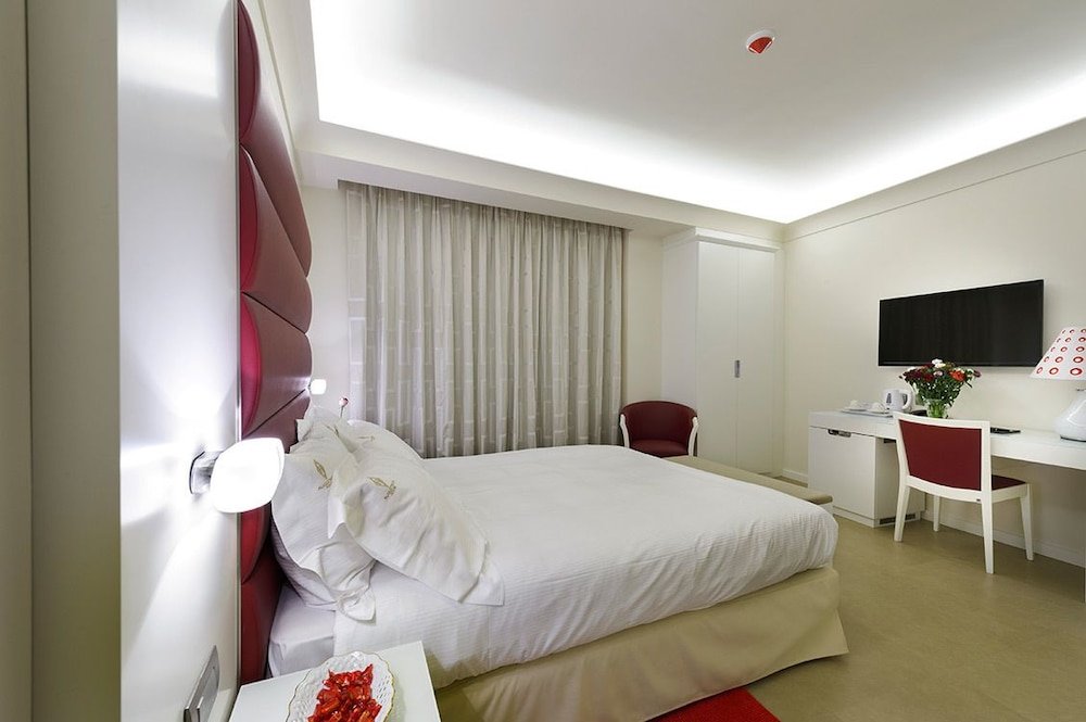 Augustana House Room Type - Junior Suite, City View