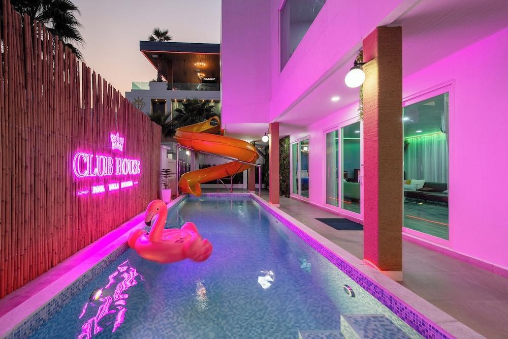 Villas In Pattaya Room Type - Club Villa, 7 bedrooms with Private Pool Palm Oasis Villas In Pattaya Room Type - Club Villa, 7 bedrooms with Private Pool Palm Oasis