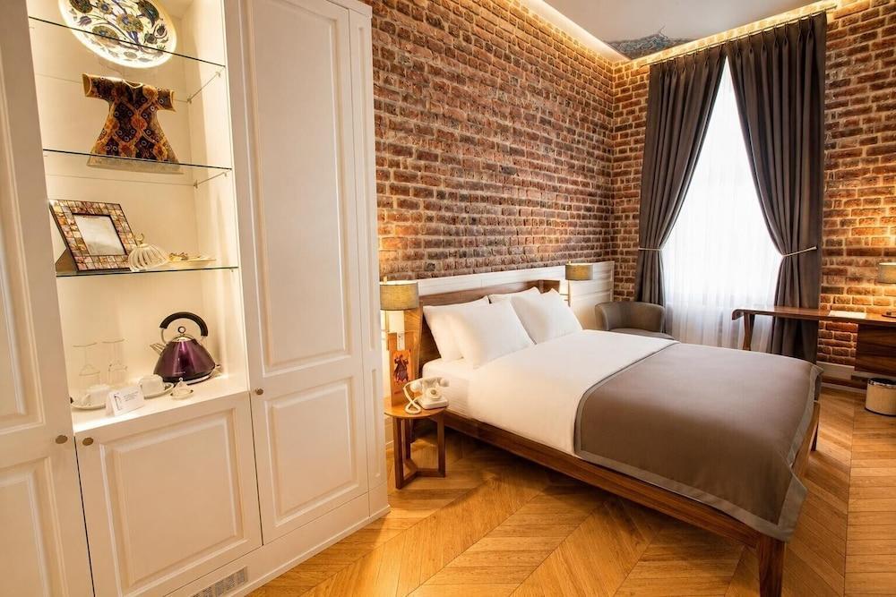 Hotel Miniature Room Type - Luxury Double Room