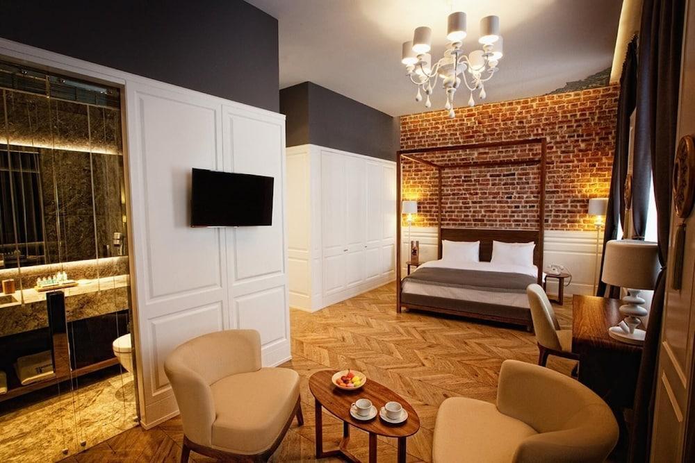 Hotel Miniature Room Type - Suite, 1 King Bed with Sofa bed Hotel Miniature Room Type - Suite, 1 King Bed with Sofa bed