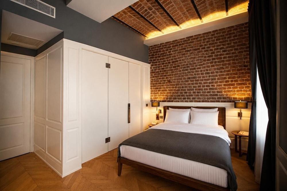 Hotel Miniature Room Type - Deluxe Double Room