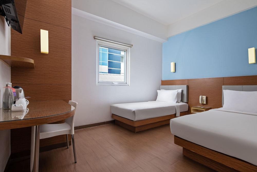 Amaris Hotel Pancoran Room Type - Smart Room Twin