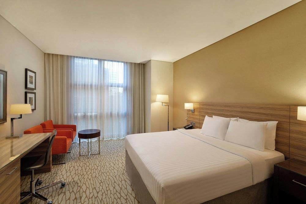 Courtyard by Marriott World Trade Center Abu Dhabi Room Type - Superior Room, 1 King Bed