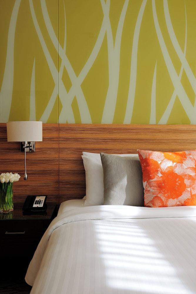 Courtyard by Marriott World Trade Center Abu Dhabi - Tap to explore photos