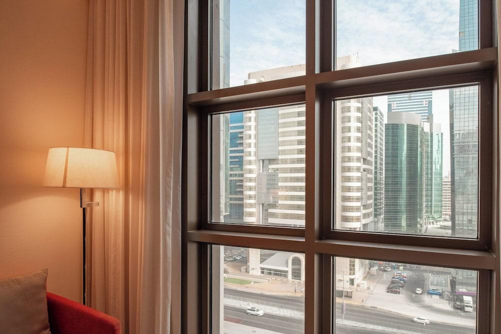 Courtyard by Marriott World Trade Center Abu Dhabi - Tap to explore photos