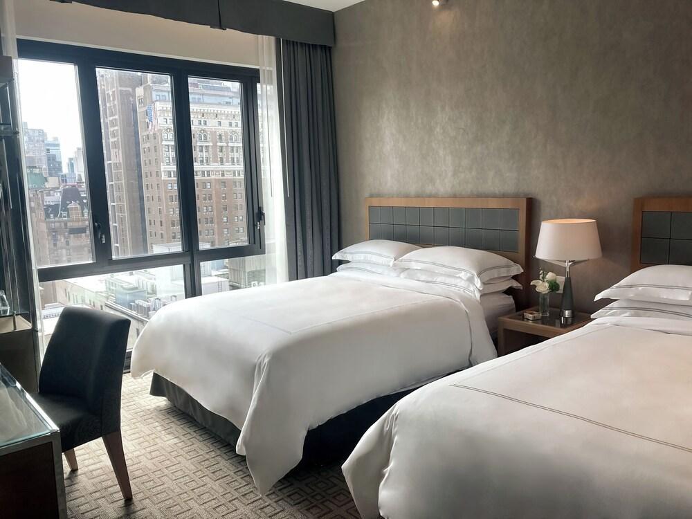 Executive Hotel Le Soleil New York - Tap to explore photos
