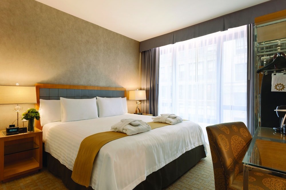 Executive Hotel Le Soleil New York Room Type - Executive Room, 1 King Bed