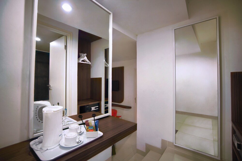 favehotel PGC Cililitan - Tap to explore photos