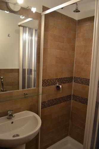 Enjoy Roma Room Type - Budget Quadruple Room