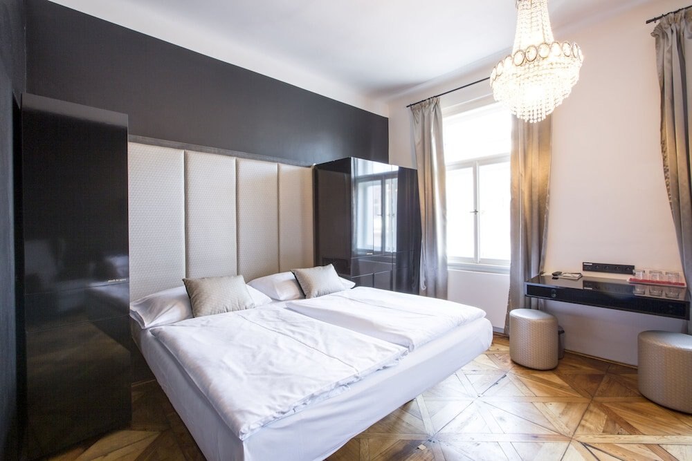 Sophie's Hostel Room Type - Triple Room, Ensuite Sophie's Hostel Room Type - Triple Room, Ensuite