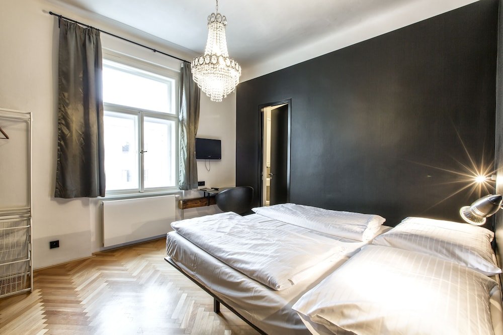 Sophie's Hostel Room Type - Double Room, Ensuite