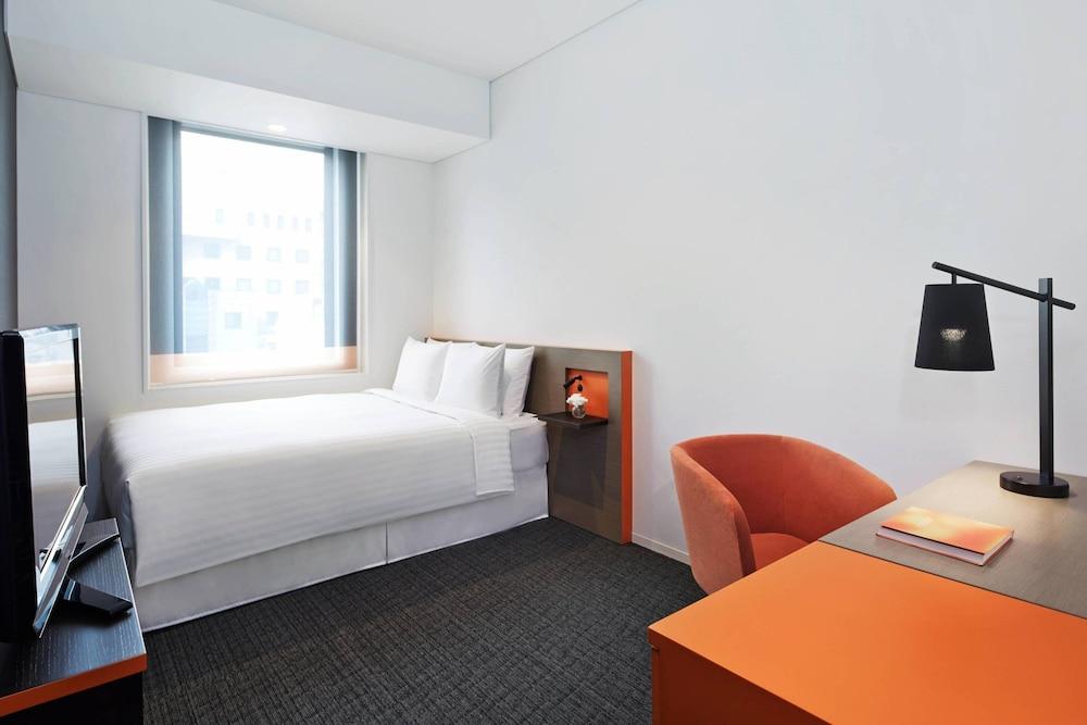 Courtyard by Marriott Tokyo Station Room Type - Room, 1 Queen Bed