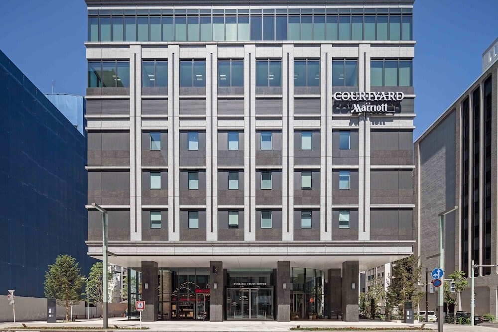 Courtyard by Marriott Tokyo Station - Tap to explore photos