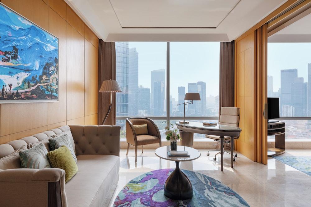 Raffles Jakarta Room Type - Raffles, Room, 1 King Bed, Smoking, Garden View