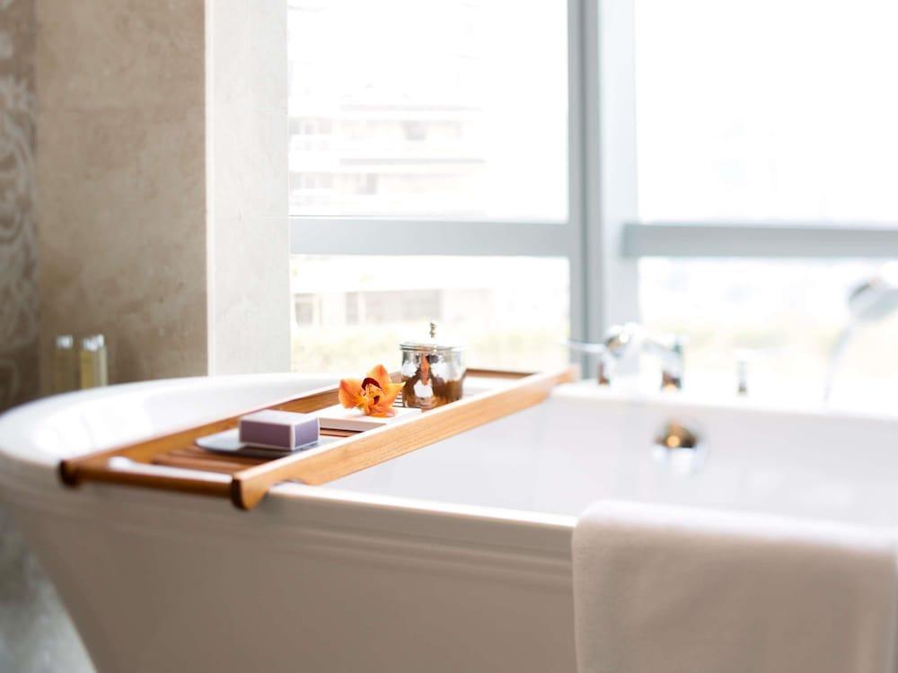 Raffles Jakarta Room Type - Suite, Smoking (Gallery)