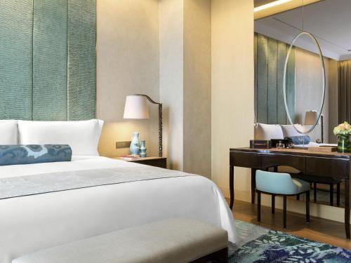 Raffles Jakarta Room Type - Gallery Suite