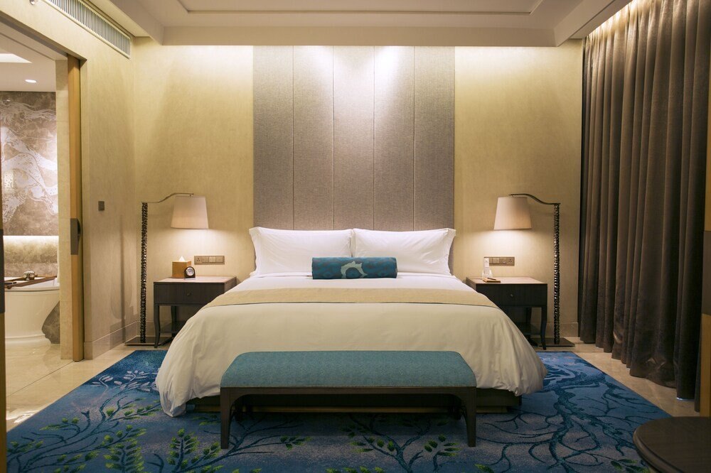 Raffles Jakarta Room Type - Signature King Room NS