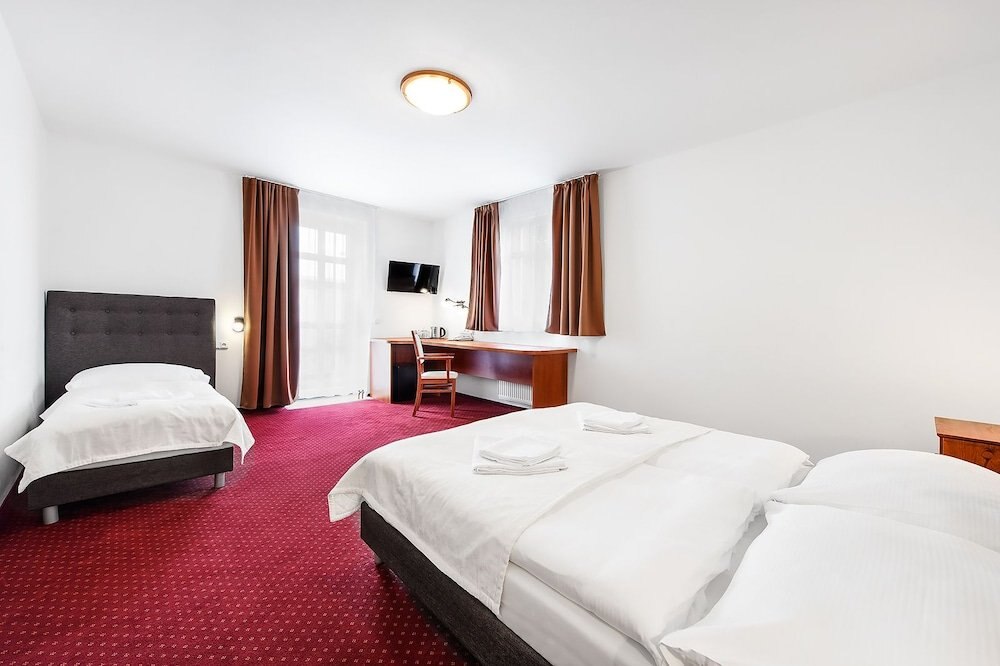 Hotel Marie Luisa Room Type - Triple Room Hotel Marie Luisa Room Type - Triple Room