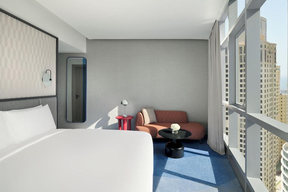 InterContinental DUBAI MARINA Room Type - Comfort Studio, 1 King Bed, Balcony