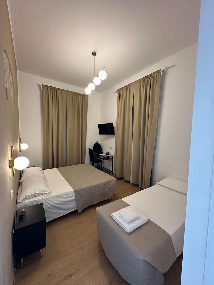 Hotel Lodi Room Type - Triple Room