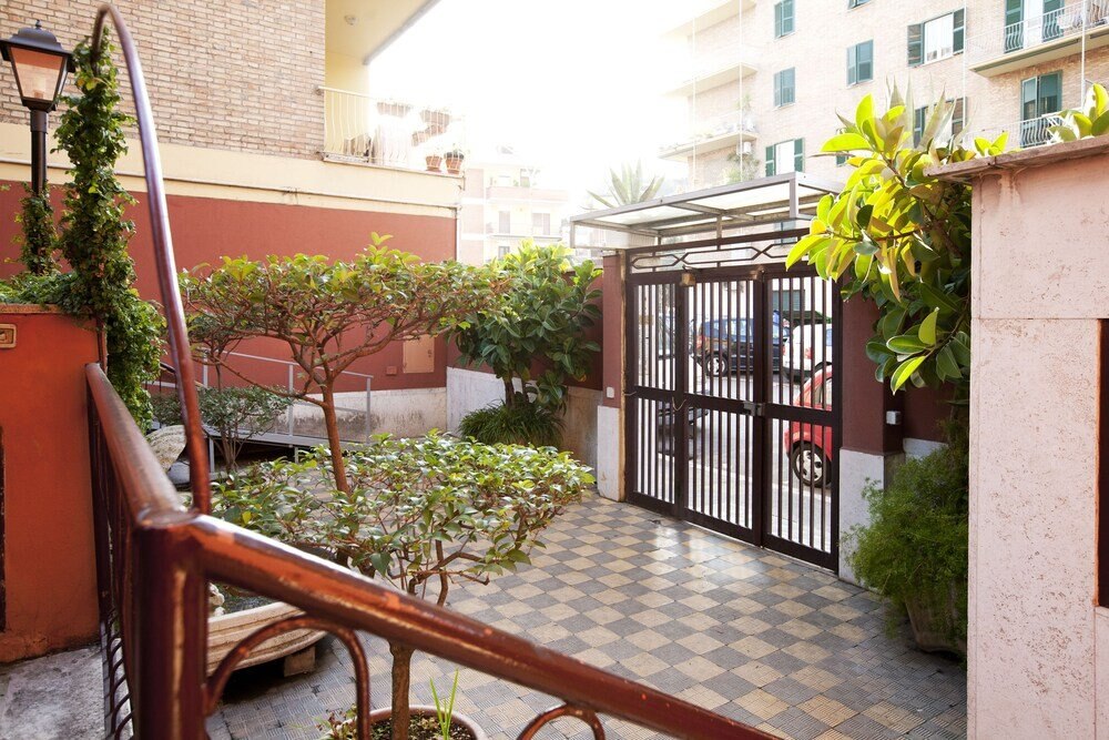 Martini Bed Rome Price Address Reviews