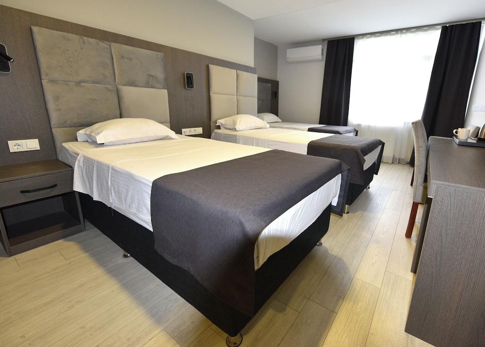 Sahil Hotel Pendik Room Type - Superior Triple Room, Sea View Sahil Hotel Pendik Room Type - Superior Triple Room, Sea View
