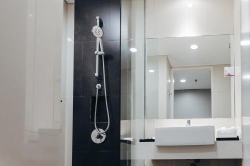ARTOTEL Thamrin Jakarta - Tap to explore photos