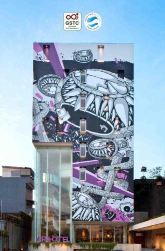 ARTOTEL Thamrin Jakarta - Tap to explore photos