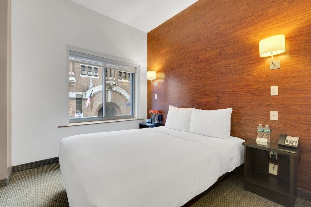 The Lex NYC Room Type - Standard Room, 1 Queen Bed, Accessible