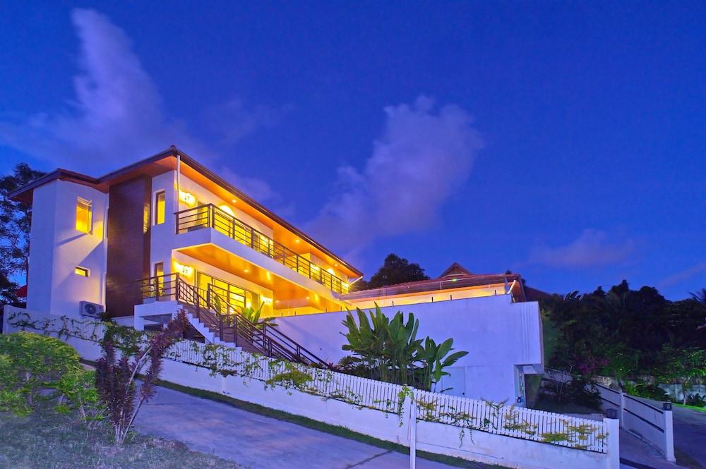 Samui Sunrise Villa Room Type - Luxury Villa, 4 Bedrooms, Sea View (3 King Beds and 2 Single Beds)