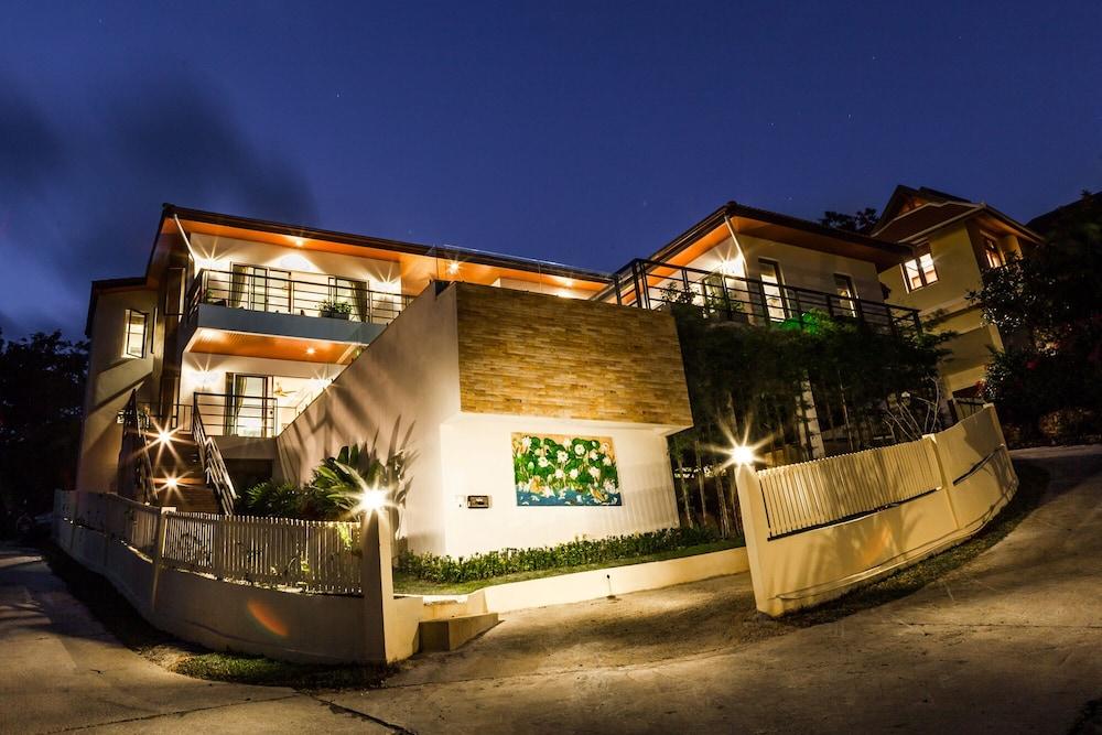 Samui Sunrise Villa Room Type - Luxury Villa, 3 Bedrooms, Sea View (2 Kings & 2 Single beds)