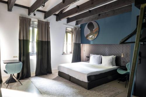 Boutique Hotel Oosteinde - Tap to explore photos