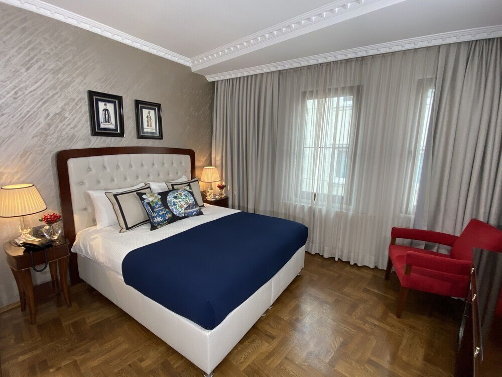 Four Doors Hotel Room Type - Superior Double or Twin Room