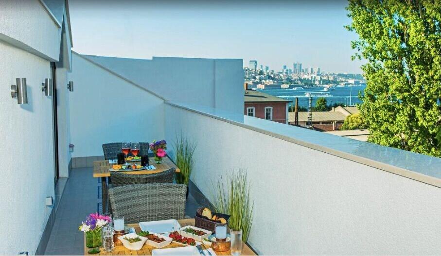 Barbera Hotel Room Type - Deluxe Double Room, 1 King Bed, Terrace, Partial Sea View