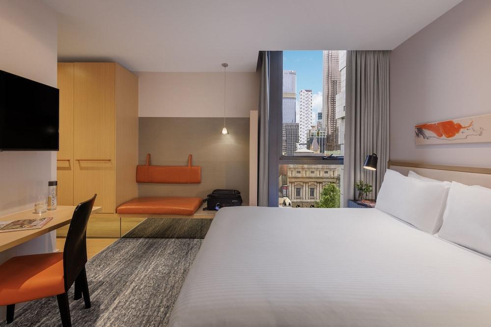 Brady Hotels Central Melbourne Room Type - Studio Queen Apartment