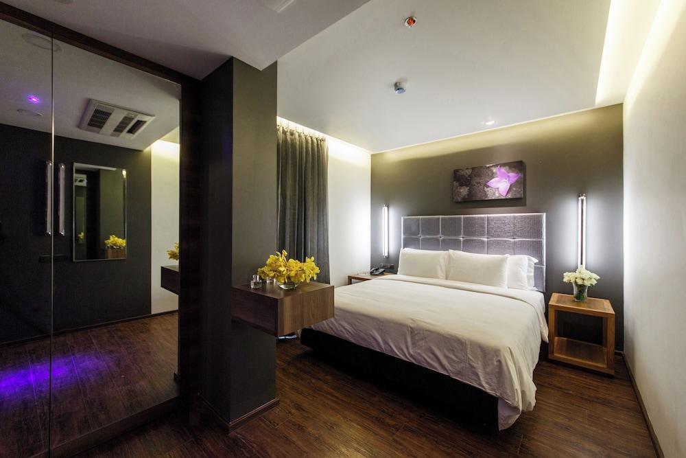 LiT BANGKOK Residence Room Type - Superior Suite, 1 Bedroom, Kitchen