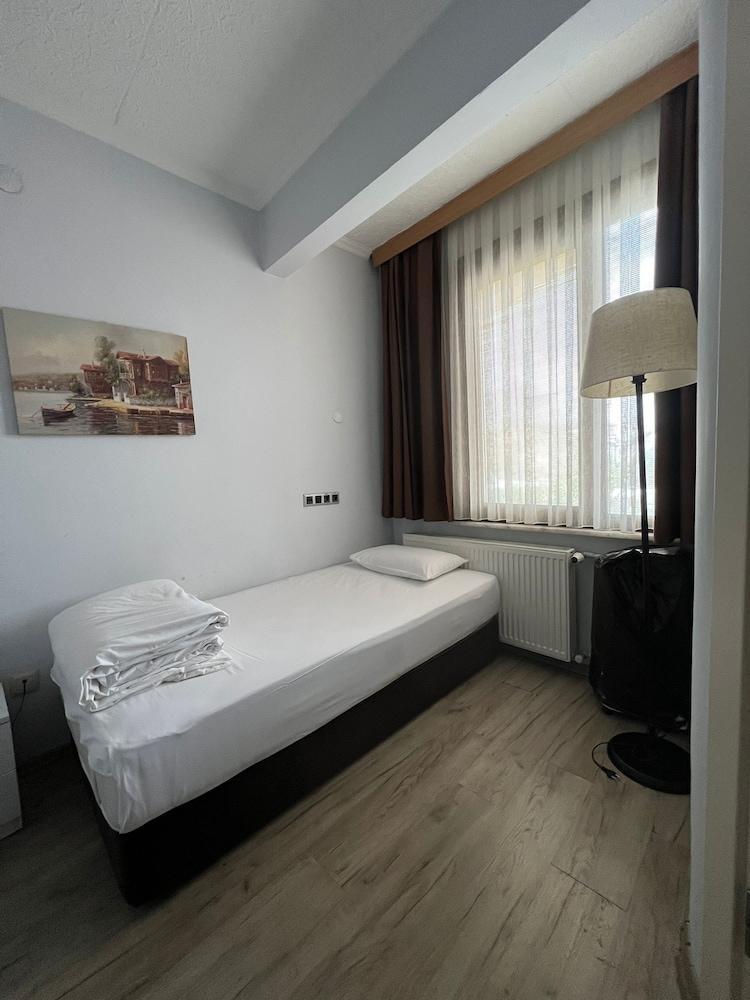 Hotel Torun Istanbul Old City Room Type - Business Twin Room, 2 Twin Beds, Air conditioning, Park View Hotel Torun Istanbul Old City Room Type - Business Twin Room, 2 Twin Beds, Air conditioning, Park View