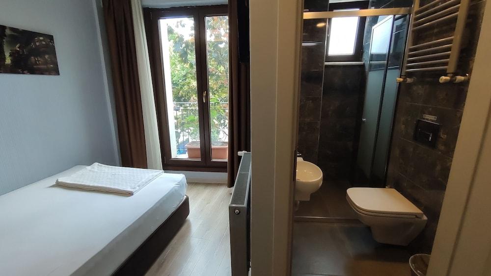 Hotel Torun Istanbul Old City Room Type - Standard Double Room, 1 Double Bed, Park View