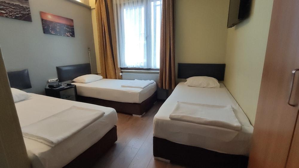 Hotel Torun Istanbul Old City Room Type - Standard Triple Room, 3 Twin Beds, City View Hotel Torun Istanbul Old City Room Type - Standard Triple Room, 3 Twin Beds, City View