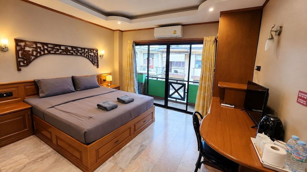 Max Residence