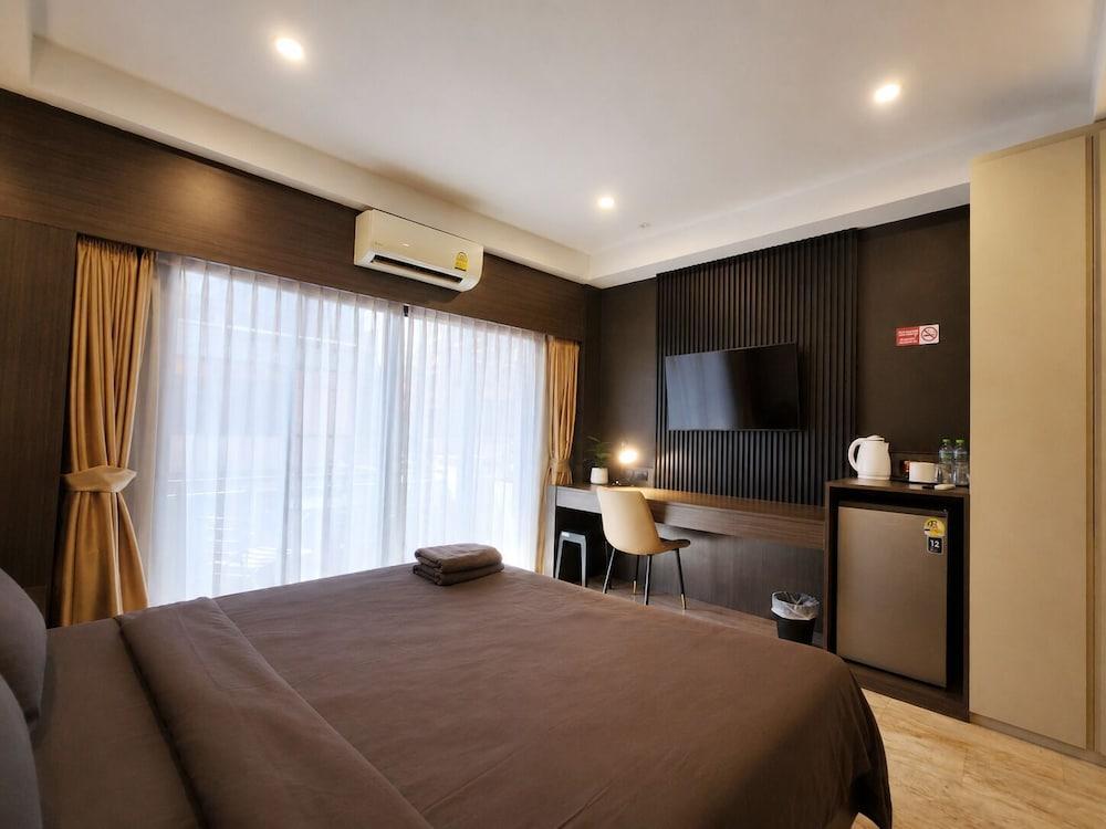 Max Residence Room Type - Superior Room